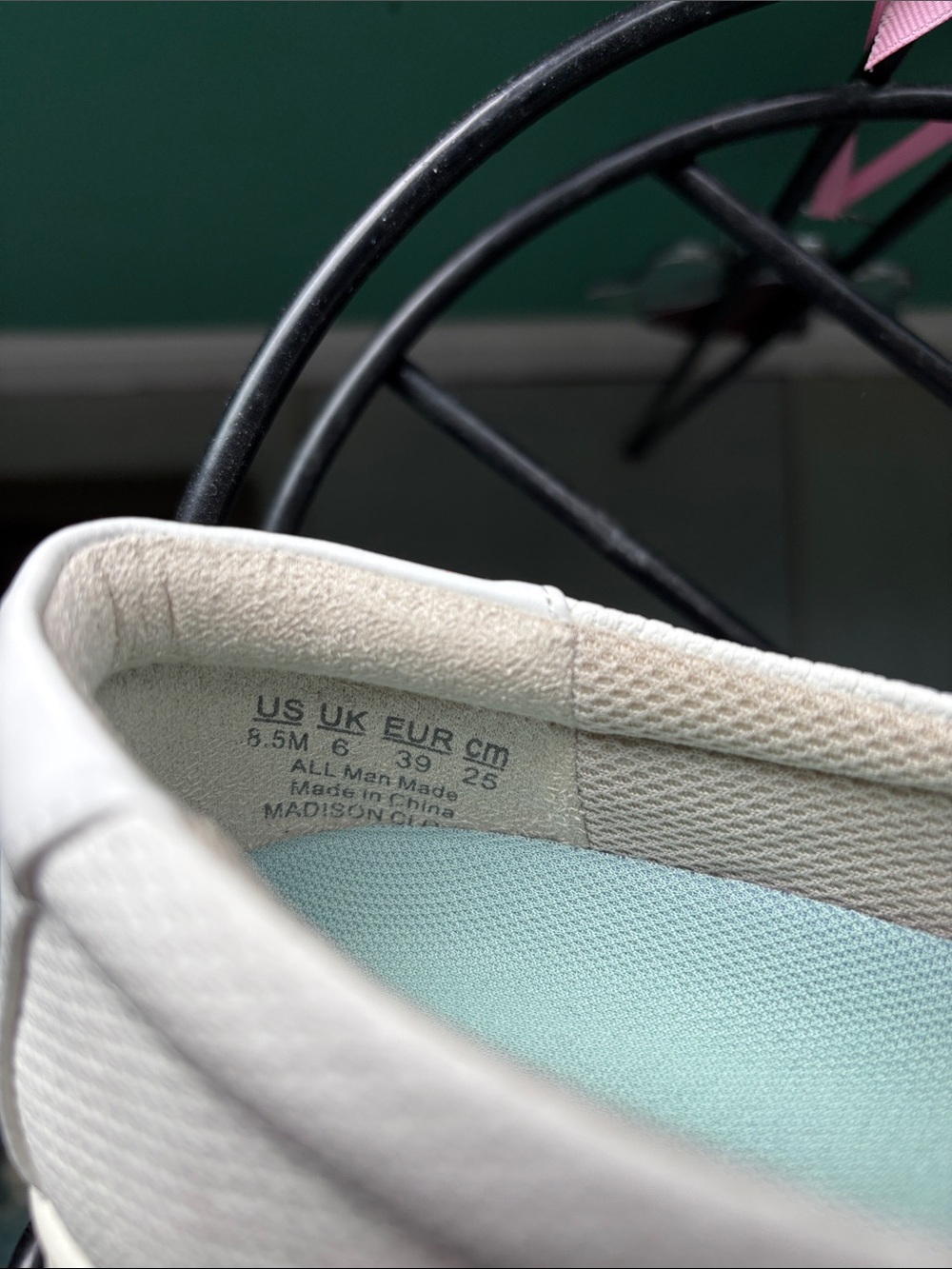 Dr. Scholl's Cream Knit Slip-On Sneakers EUC - Picture 5 of 5